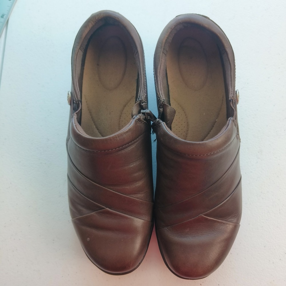 Clarks Collection Shoes‎ Womens Size 10 Brown Slip On Zip Soft Cushion Clog - Picture 2 of 8